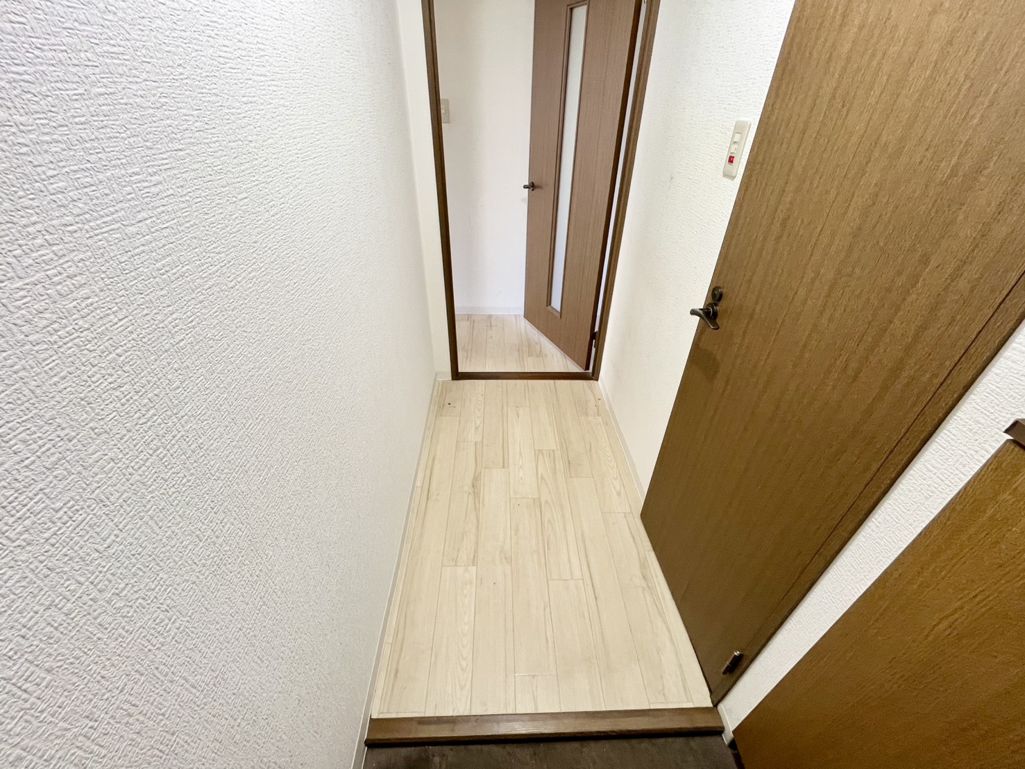 玄関　広々とした玄関です。