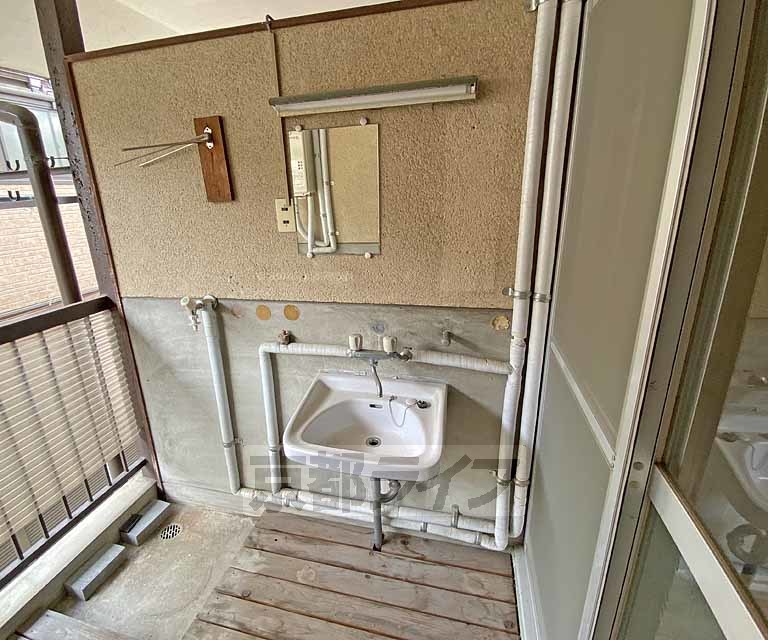 洗面設備　バルコニにある洗面です。