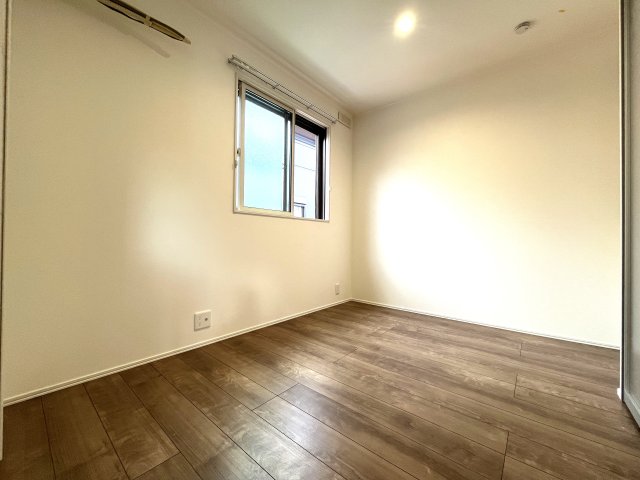 居室・リビング　広々とした洋室です