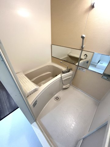 バス・シャワールーム　ゆったり過ごせるお風呂です