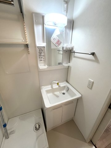 洗面設備　独立洗面台で身支度をすべて済ませてしまいましょう