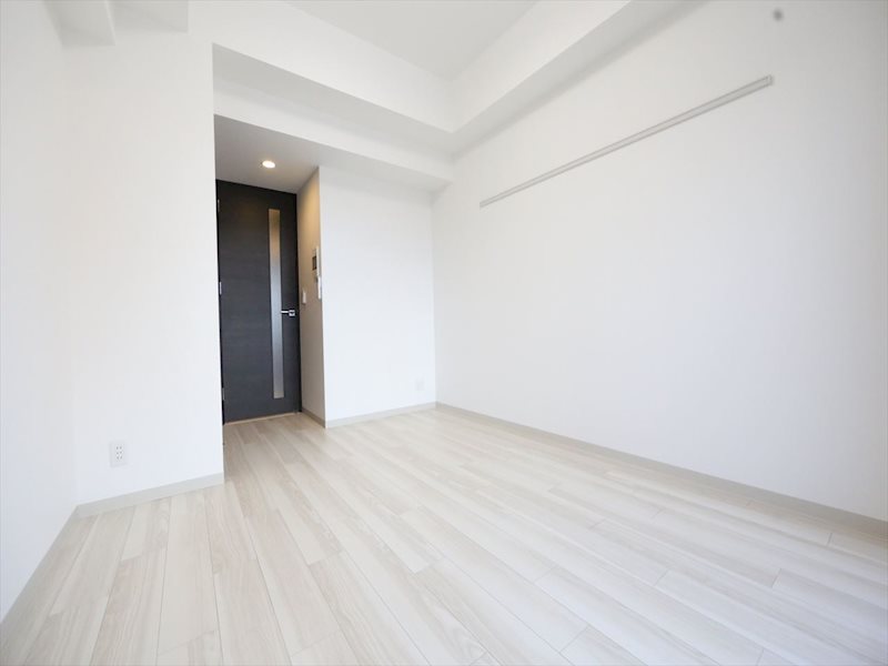 その他　洋室7.0帖　エアコン完備　バルコニーに面しています