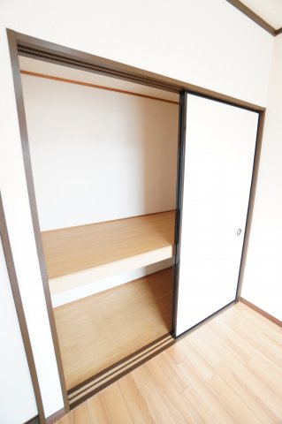 収納　※同物件・反転タイプの写真です。