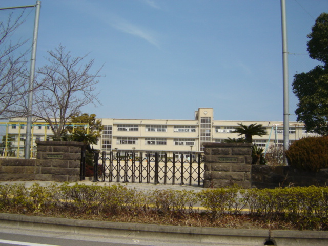 その他　小学校（その他）まで800m
