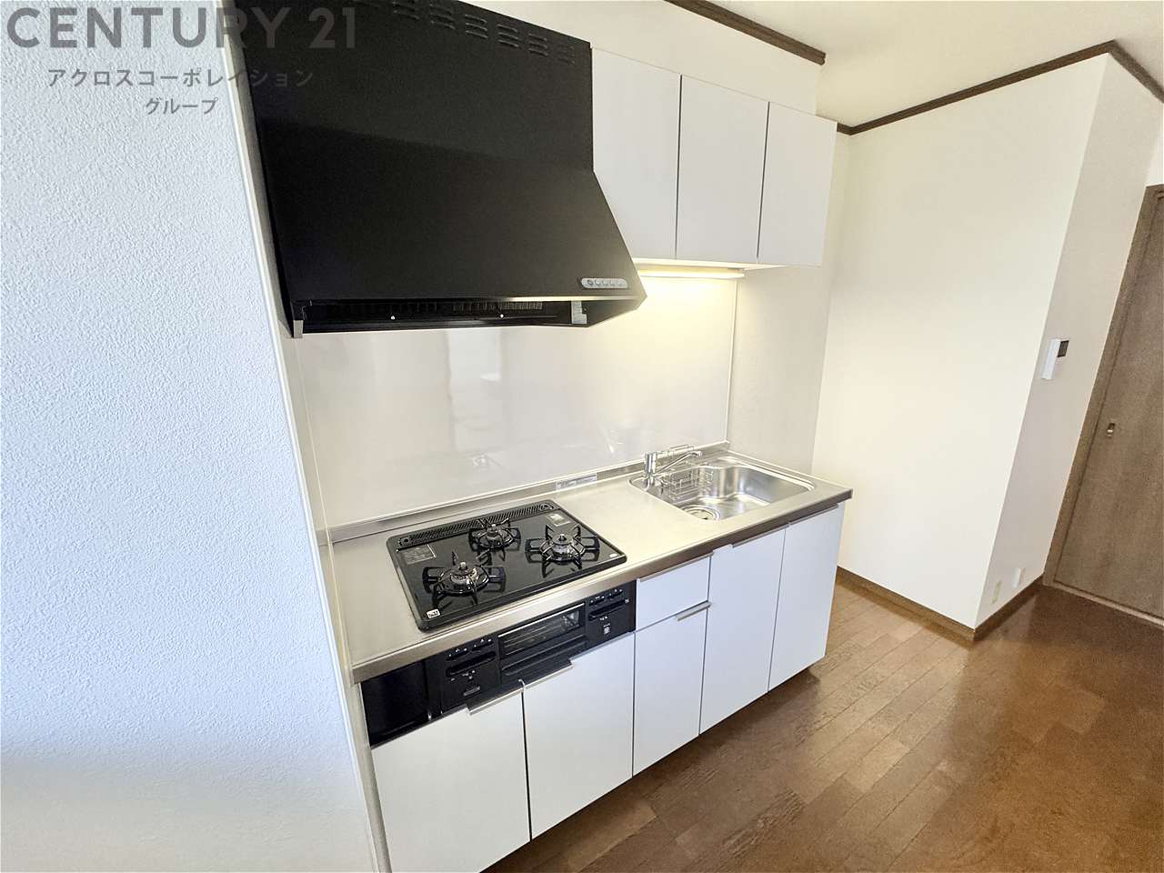 キッチン　壁付けキッチンでスペースを有効活用