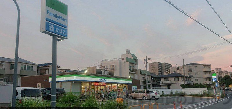 コンビニ　ファミリーマート吹田山手町四丁目店（コンビニ）まで890m