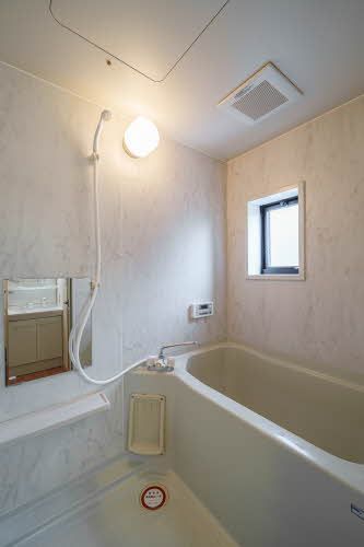 バス・シャワールーム　バスルーム