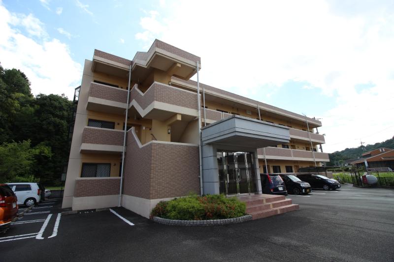 建物外観　ルイーゼ　建物外観