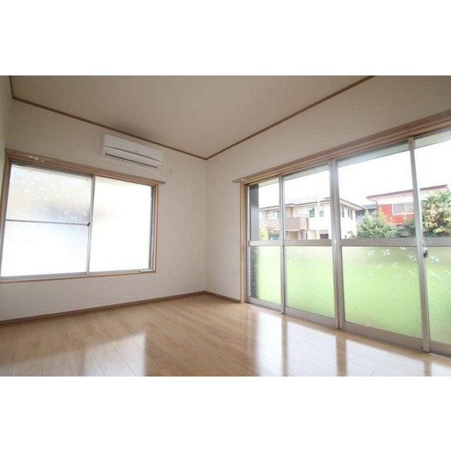 居室・リビング　内装は全て００２（２０２１年撮影）