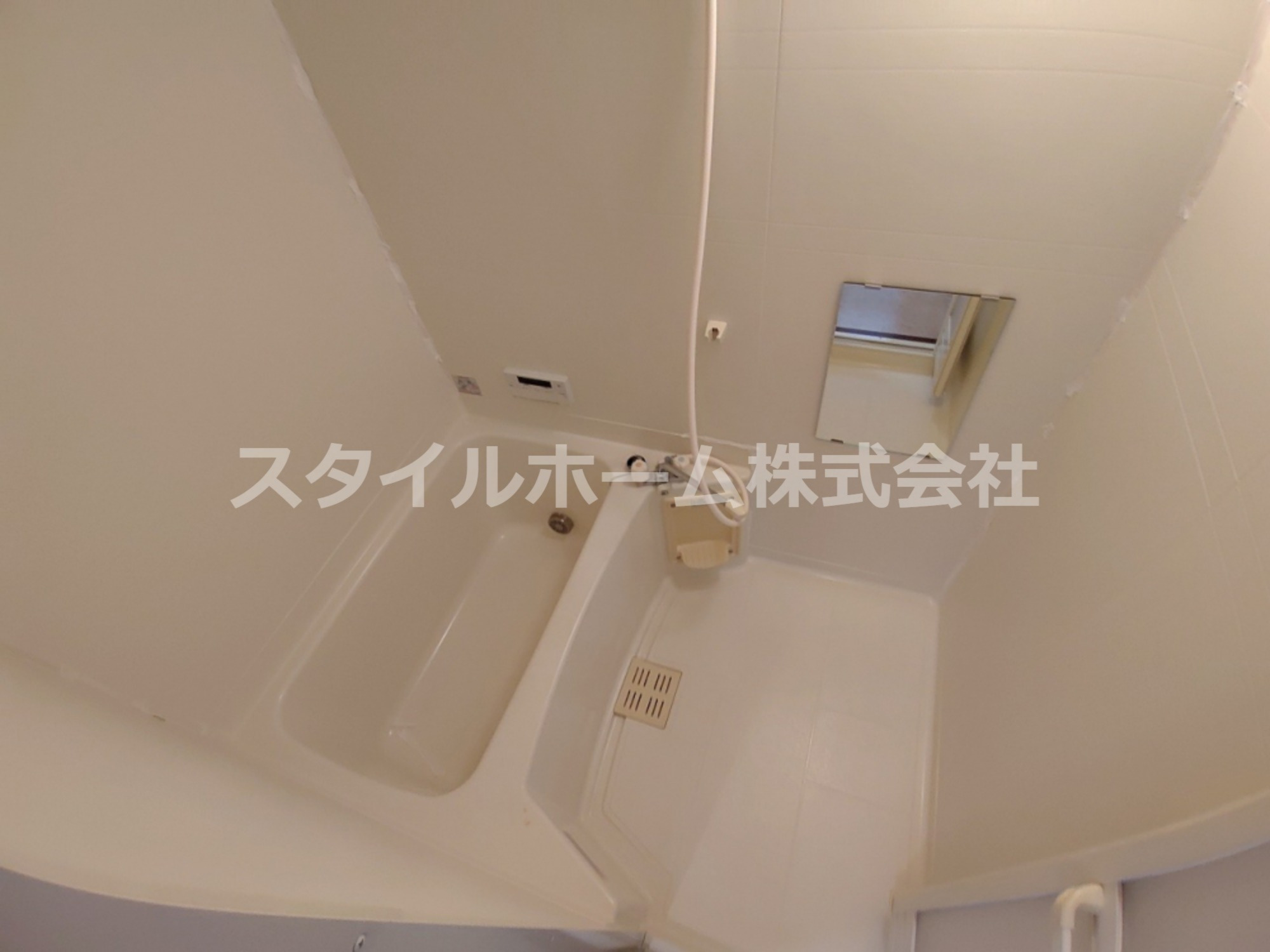 バス・シャワールーム　別部屋写真です。