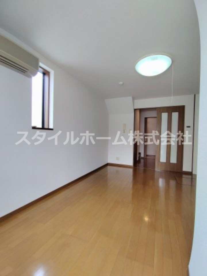 居室・リビング　別部屋写真です。