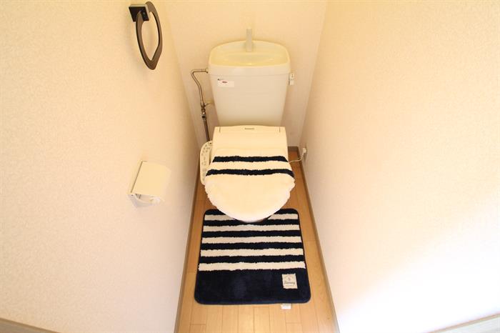 トイレ　トイレも明るく綺麗です！