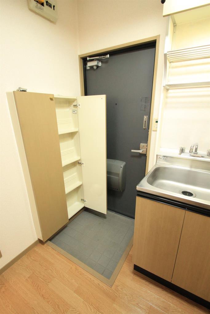 玄関　靴箱付きなので玄関はスッキリ☆