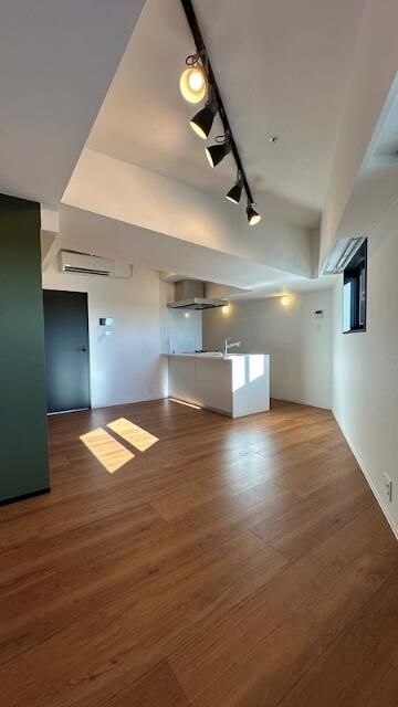 居室・リビング　こちらのリビングで趣味の時間をお楽しみください