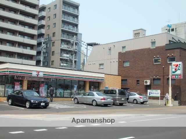 コンビニ　セブンイレブン（コンビニ）まで287m