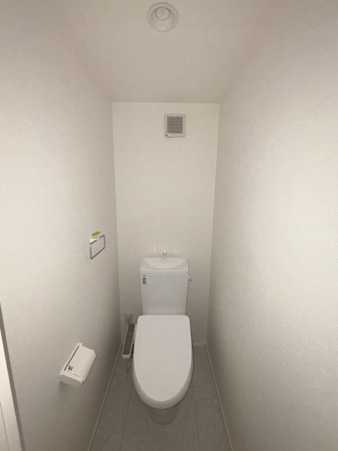 トイレ　同施工会社参考写真です