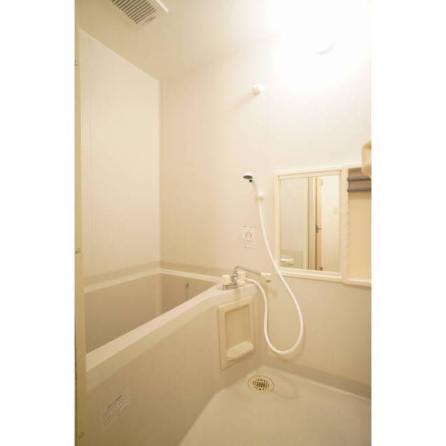 バス・シャワールーム　バス・トイレ独立タイプ
