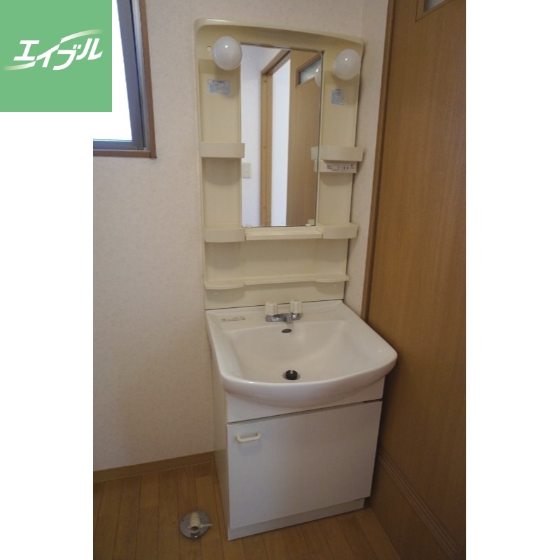 洗面設備　※写真は別号室のものを使用　※写真は別号室のものを使用