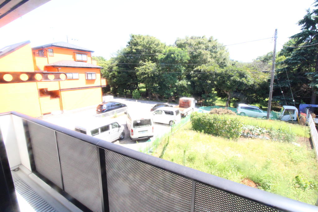 眺望　向かいは大きな翠ケ丘公園で自然に満ちています！！