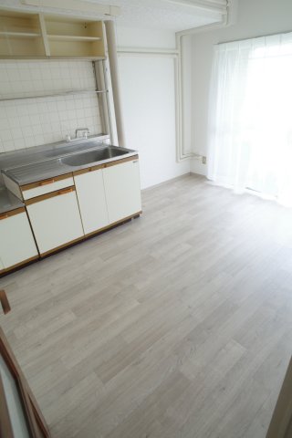 居室・リビング　写真提供： ねいばーふっど 千葉店