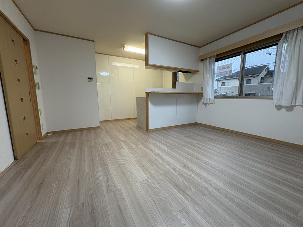 居室・リビング　広々リビング☆人気のカウンターキッチン！