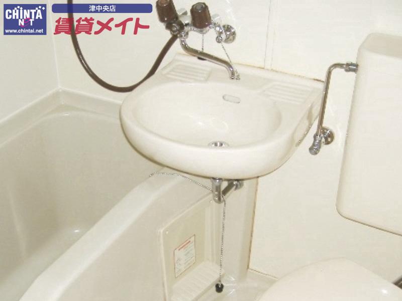 洗面設備　同型参考写真