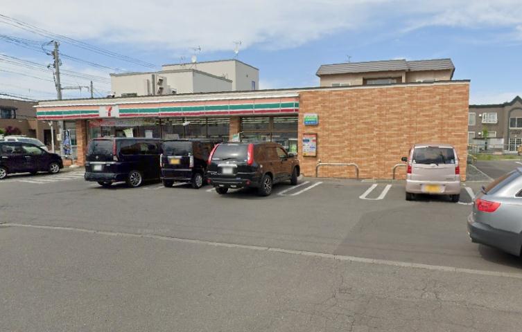 コンビニ　セブンイレブン（コンビニ）まで373m