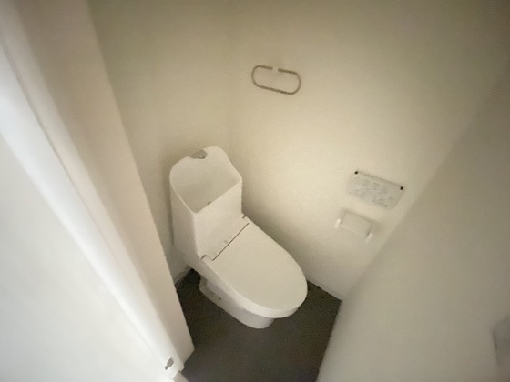 トイレ　※別部屋の写真です