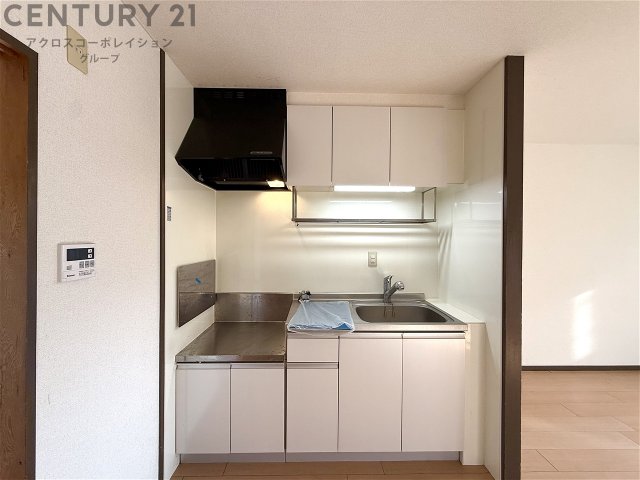 キッチン　壁付けキッチンでスペースを最大限有効活用できます！