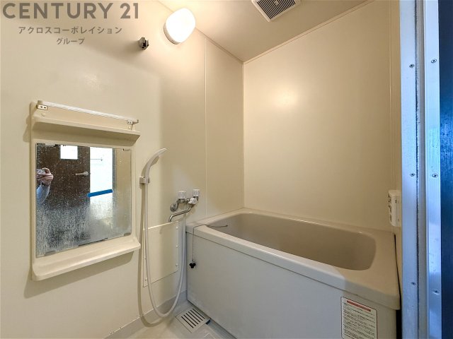 バス・シャワールーム　追い炊き機能付きで便利☆