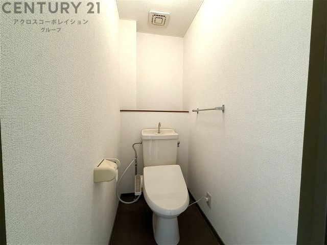 トイレ　温水洗浄便座機能付きトイレです♪
