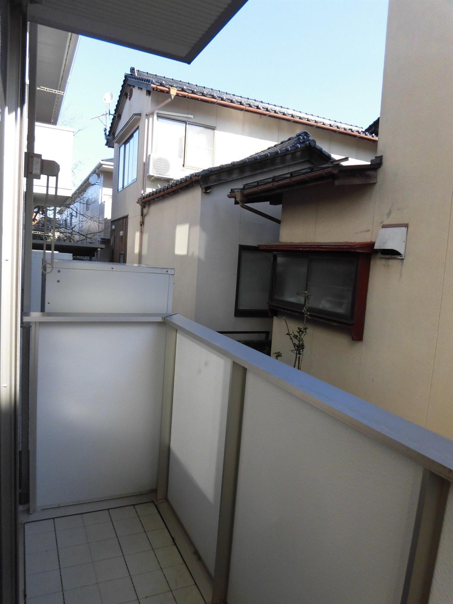 バルコニー　室内物干しも付いてます。