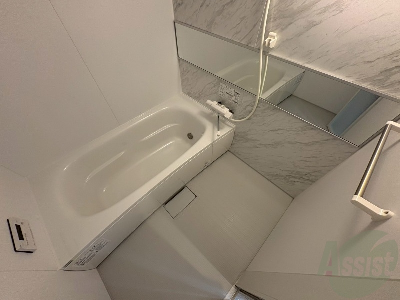 バス・シャワールーム　お風呂になります。一日の疲れを癒してくださいね。