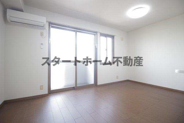 居室・リビング　ゆったり過ごせる居間です