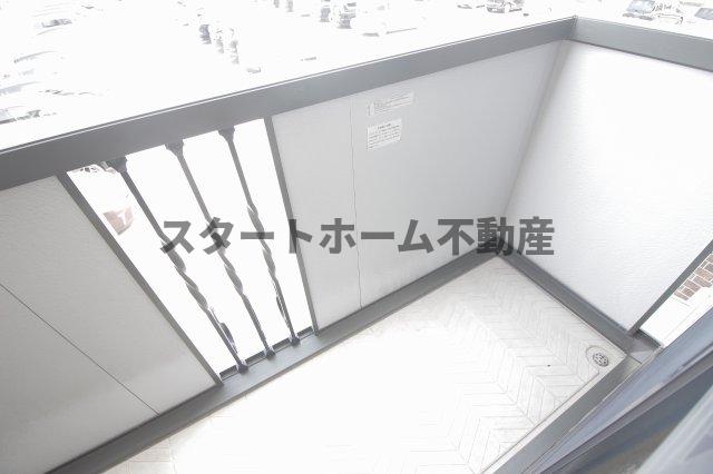 バルコニー　陽当たり良好なバルコニーです