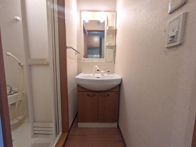 玄関　洗髪洗面化粧台