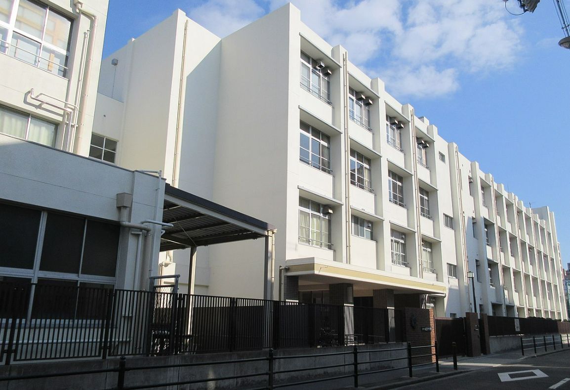 中学校　城東中学校（中学校）まで250m