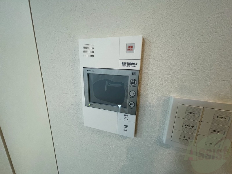 セキュリティ　ＴＶモニター付インターホンです。来客者の顔が見えるので安心！