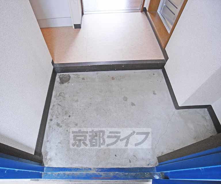 玄関　玄関広いです。