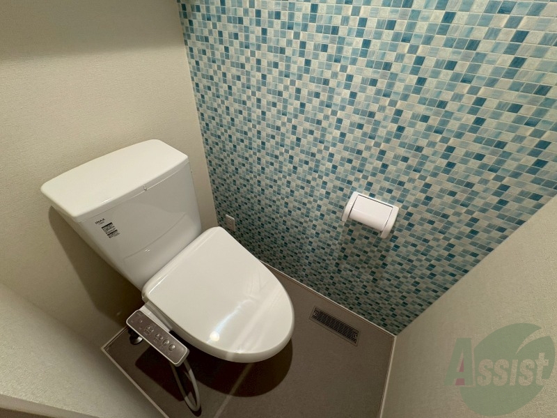 トイレ　こちらはトイレになります。ウォシュレット機能付です。