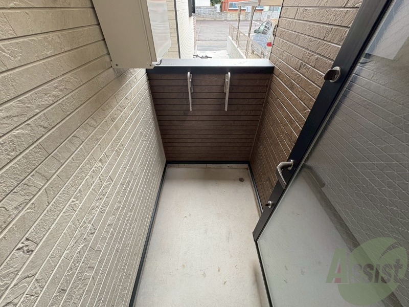 バルコニー　こちらはバルコニーになります。物干し可能です。