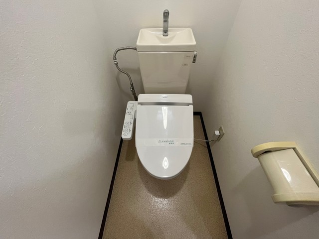 トイレ　別号室の写真です