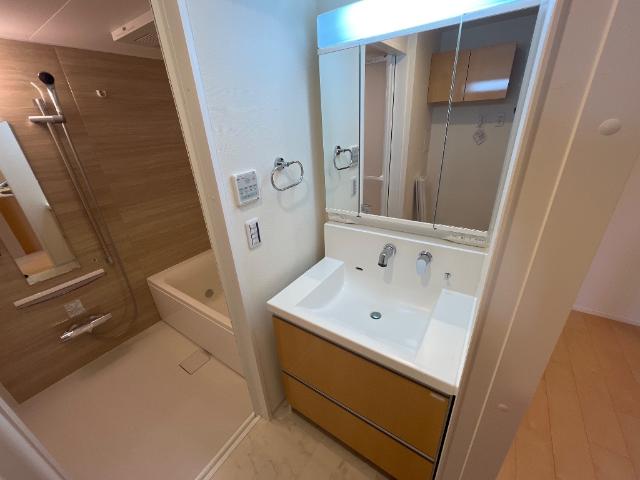 洗面設備　洗髪洗面化粧台