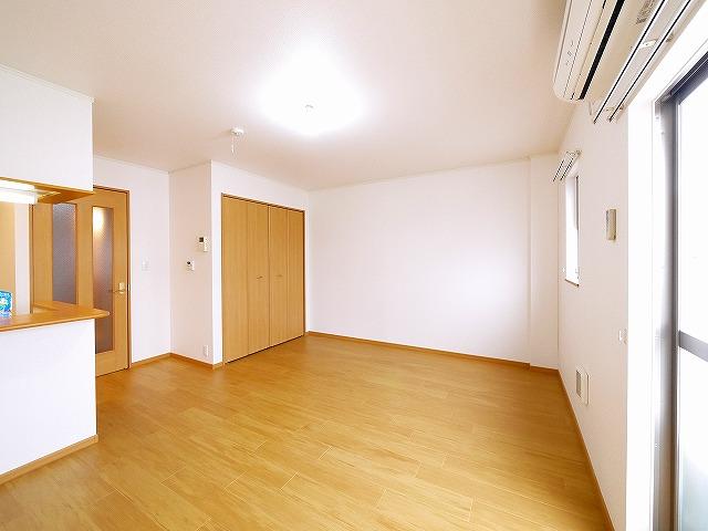 その他部屋・スペース　広くて明るい寝室