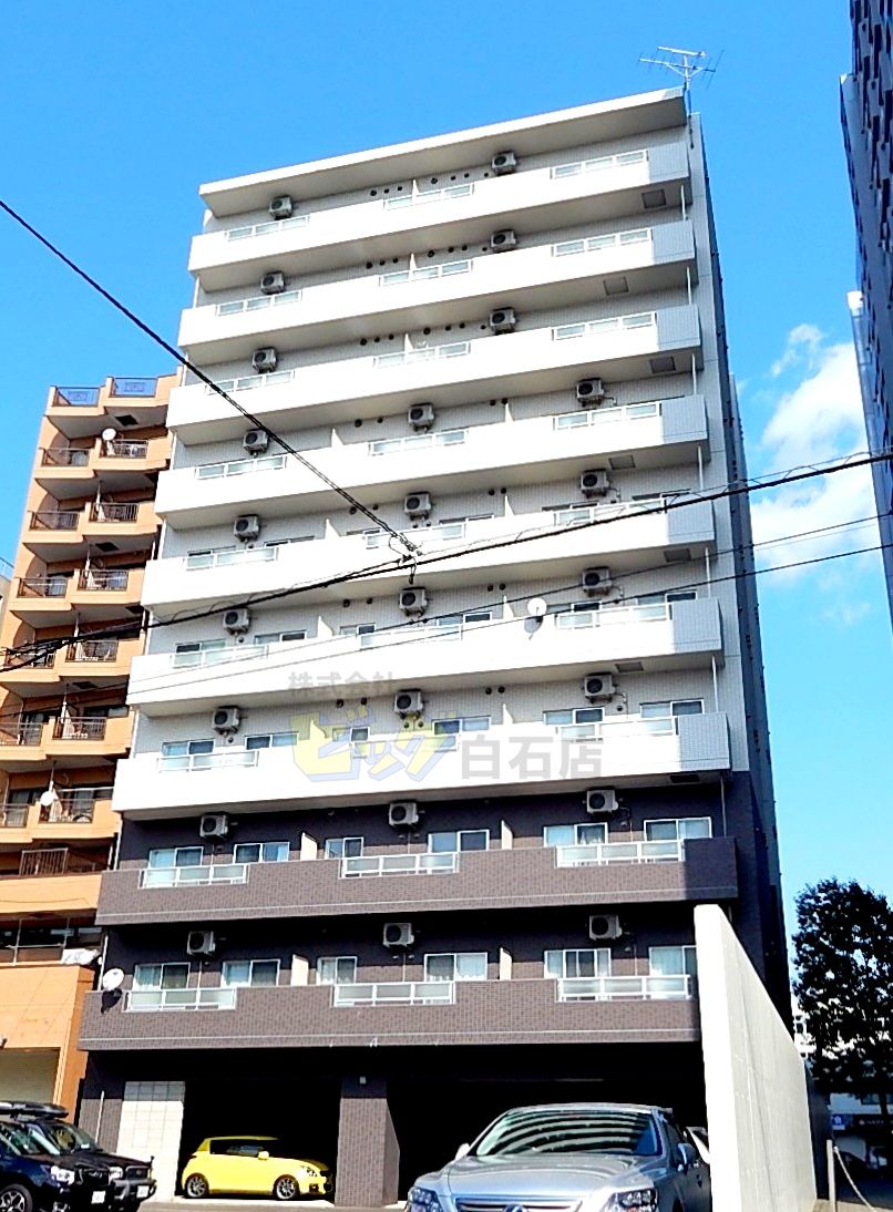 建物外観　人気の広々１ＬＤＫマンションです♪