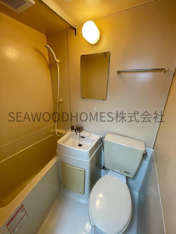 トイレ　お掃除ラクな水回りスペース