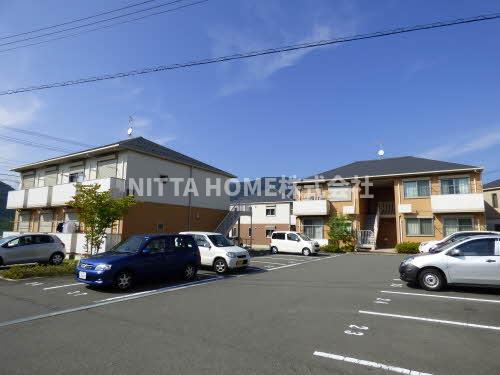 建物外観　ペット可◇駐車場やインターネット無料◎宅配ＢＯＸを設置☆彡