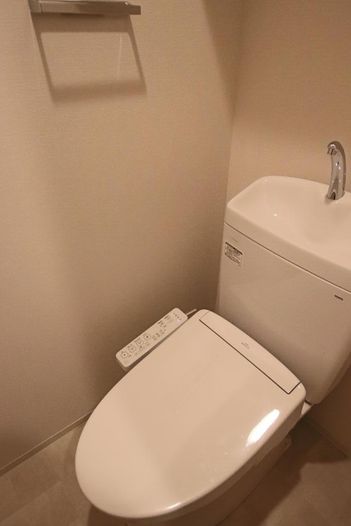 トイレ　※別室参考写真です