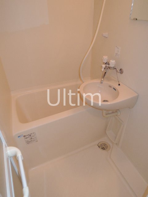 バス・シャワールーム　別部屋のお写真です。ご参考までに！