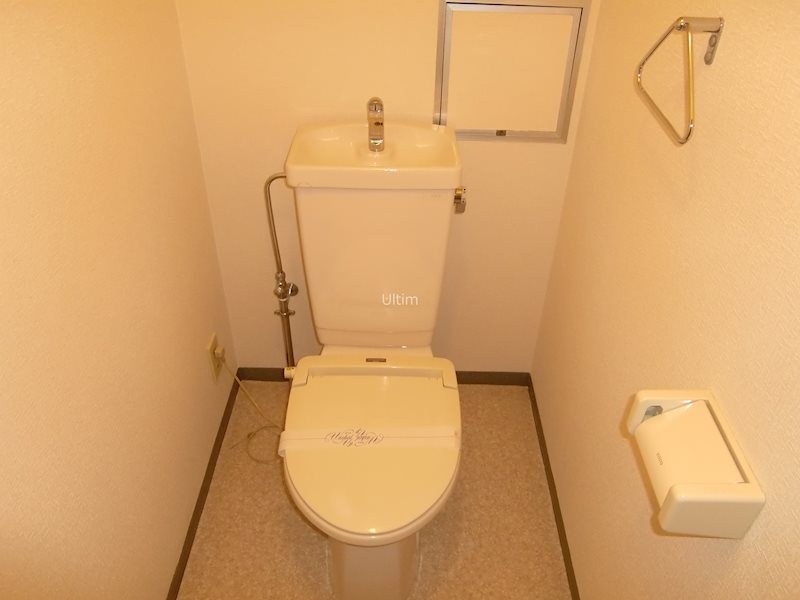 トイレ　※別のお部屋のお写真です。御参考までに。